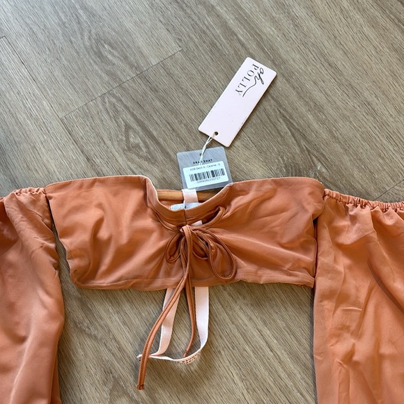 💜NWT💜 Oh Polly Off the Shoulder Bandeau Top - Picture 2 of 8